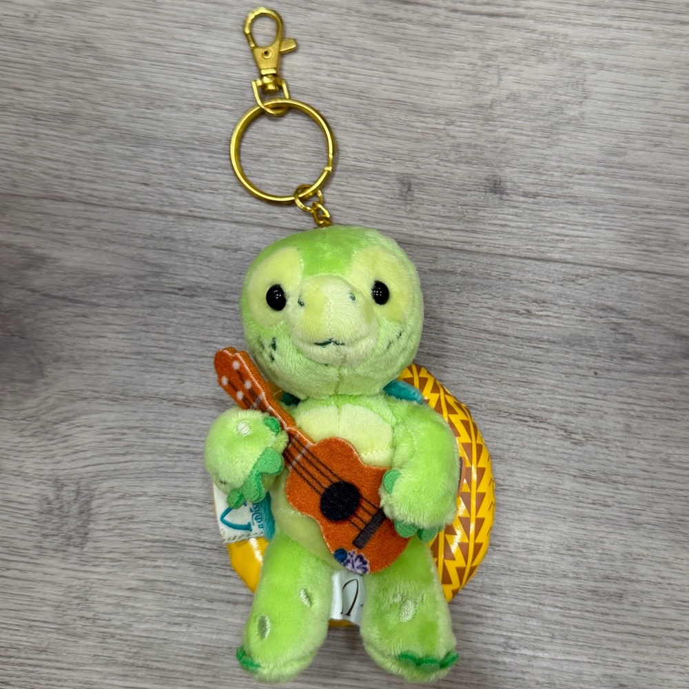 DISNEY - Aulani Hawaii OLU THE TURTLE Plush Keychain / Bag Charm